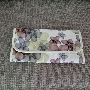 Floral makeup brush holder